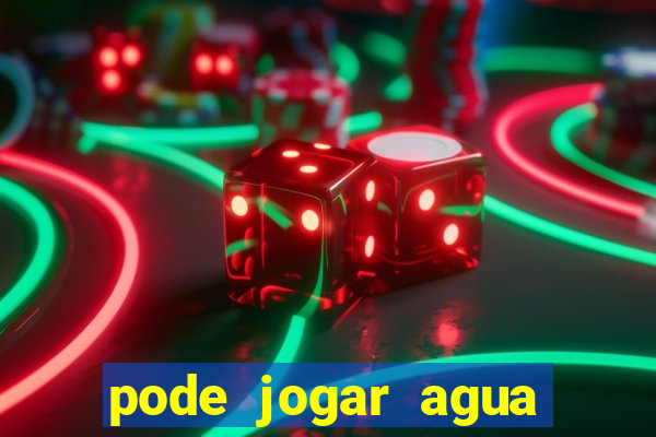 pode jogar agua quente no vaso