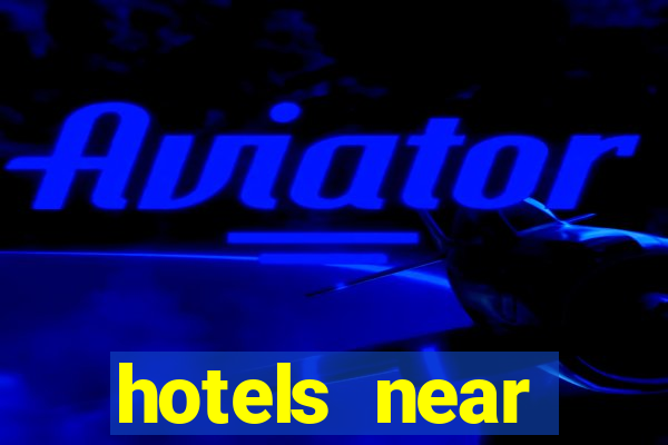 hotels near pinnacle bank arena