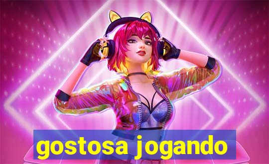 gostosa jogando